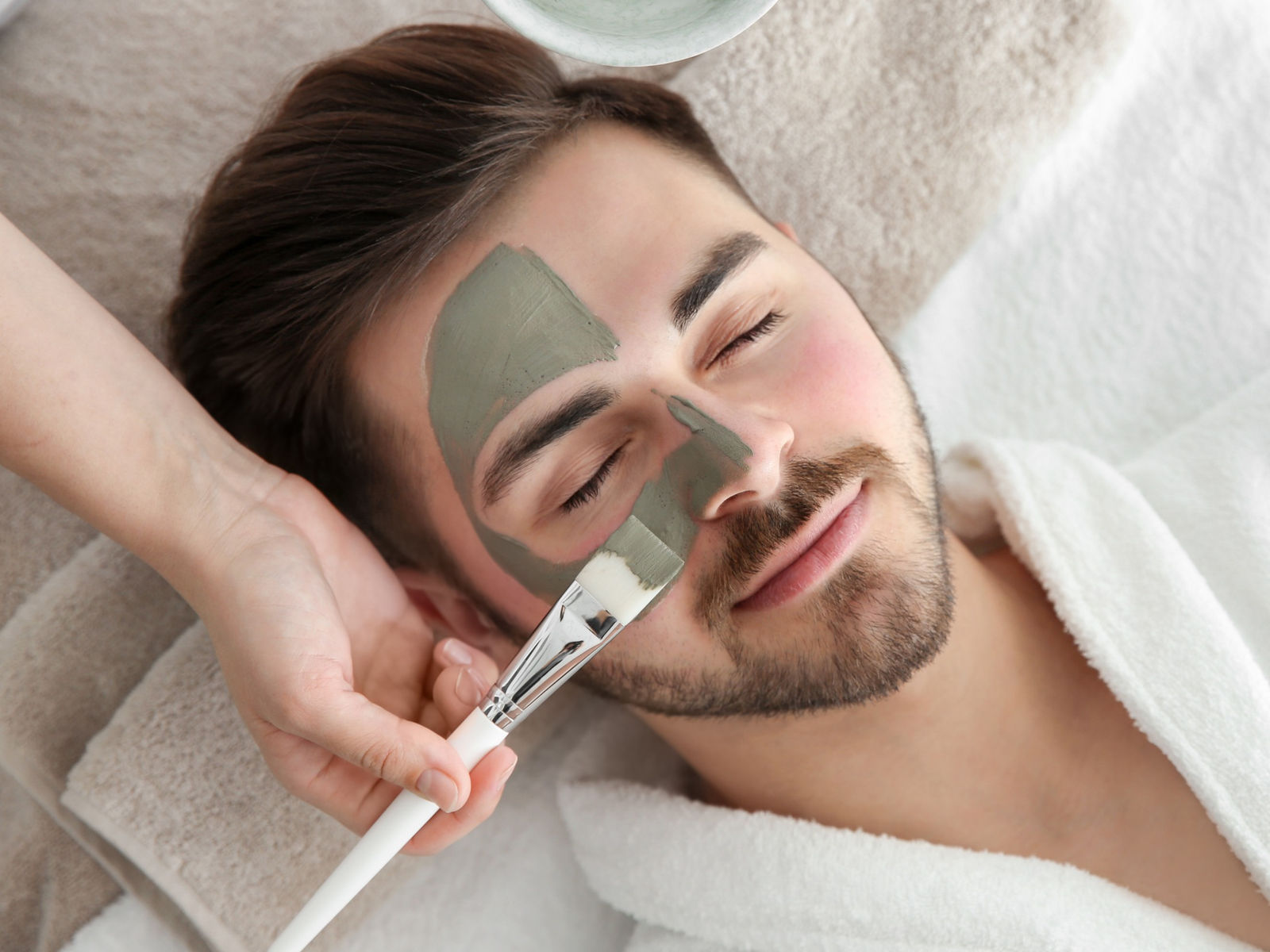 Deep cleaning facial mask treatment